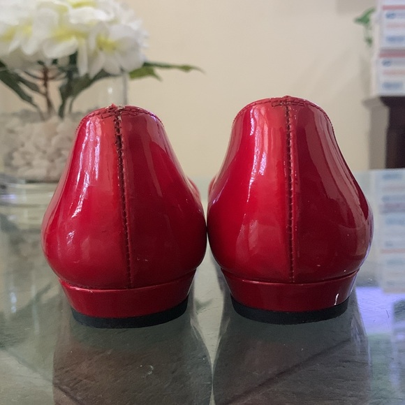 STUART WEITZMAN Quasar Patent Leather Pump - Picture 10 of 13